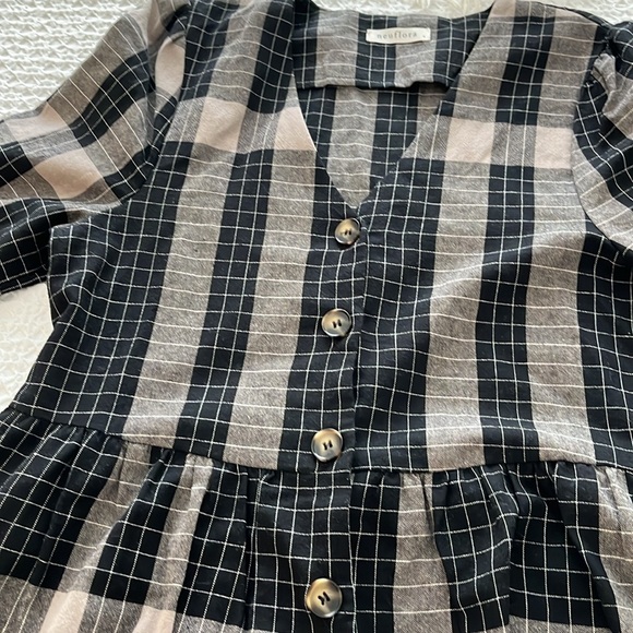 Neuflora dress - Picture 3 of 3